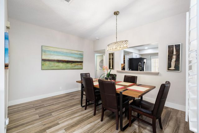 139 Villa Court, Palm Desert, CA 92211