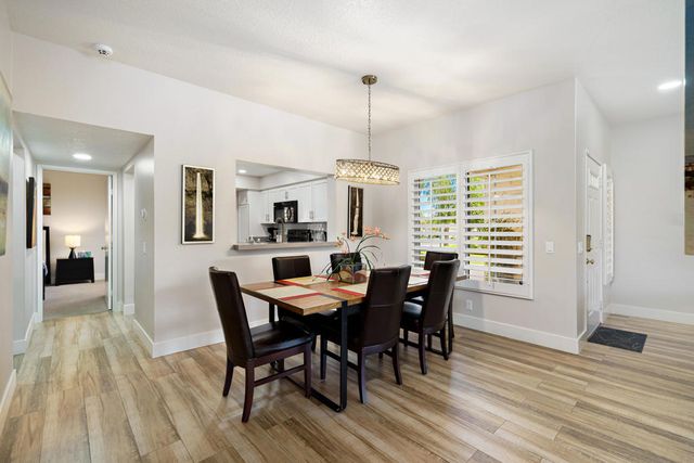 139 Villa Court, Palm Desert, CA 92211