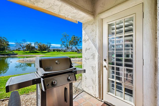 139 Villa Court, Palm Desert, CA 92211