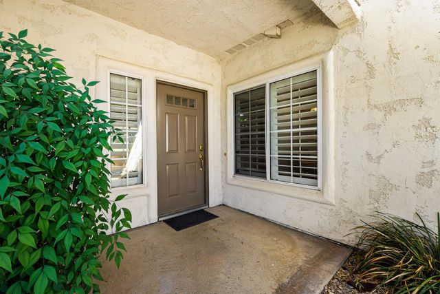 139 Villa Court, Palm Desert, CA 92211