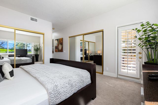 139 Villa Court, Palm Desert, CA 92211