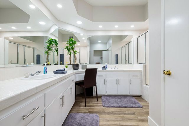 139 Villa Court, Palm Desert, CA 92211