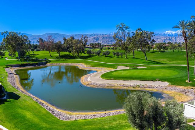 139 Villa Court, Palm Desert, CA 92211