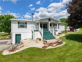 2135 1st St, Connellsville, PA 15425