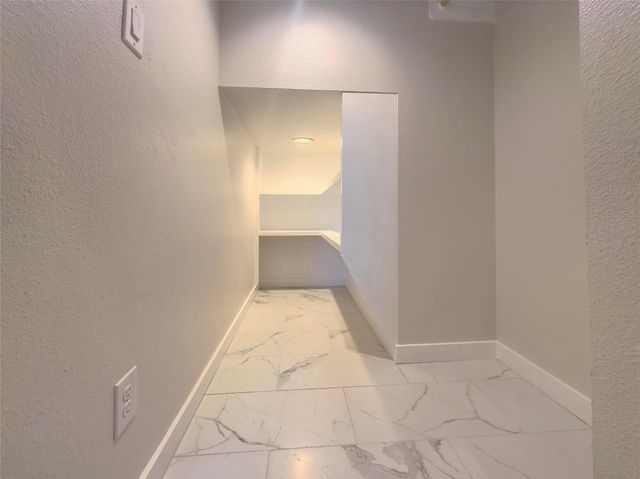 2400 Bruin DR 27, Spicewood, TX 78669