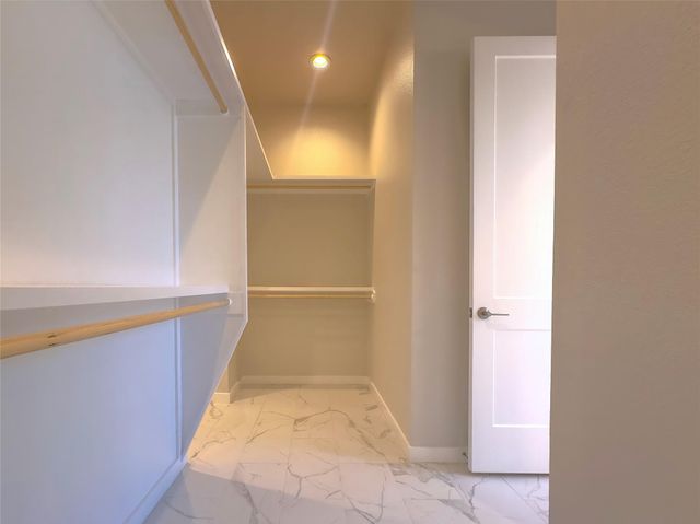 2400 Bruin DR 27, Spicewood, TX 78669