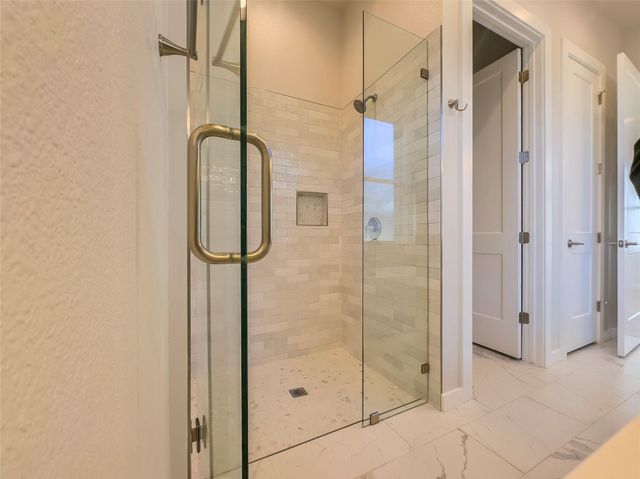 2400 Bruin DR 27, Spicewood, TX 78669