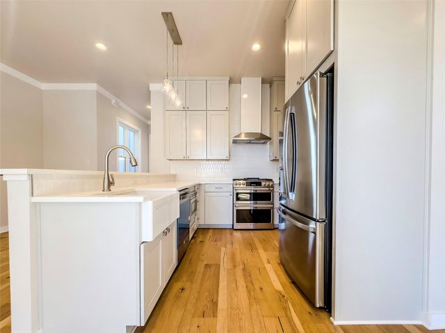 2400 Bruin DR 27, Spicewood, TX 78669