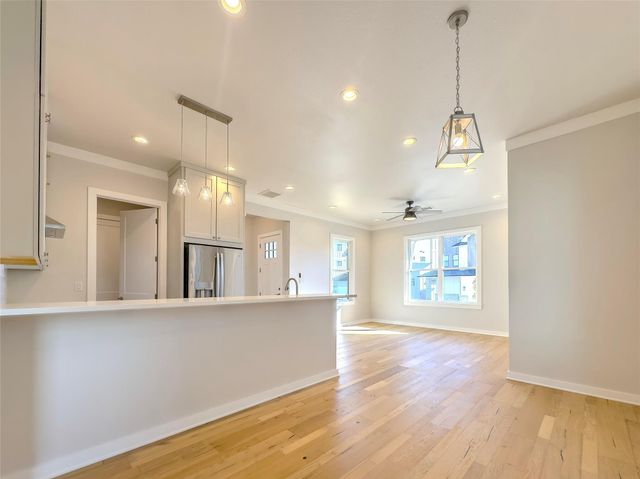 2400 Bruin DR 27, Spicewood, TX 78669
