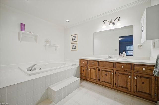708 Shadowfield CT, Chesapeake, VA 23322