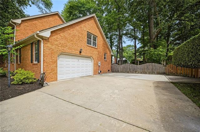 708 Shadowfield CT, Chesapeake, VA 23322