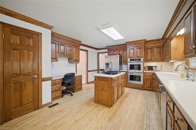 708 Shadowfield CT, Chesapeake, VA 23322