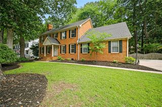 708 Shadowfield CT, Chesapeake, VA 23322