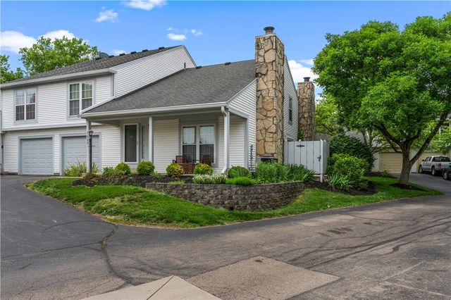 1003 Foxshire Place, Centerville, OH 45458