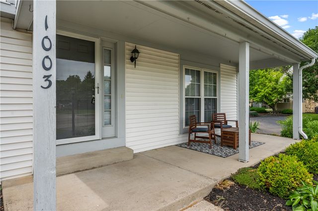 1003 Foxshire Place, Centerville, OH 45458
