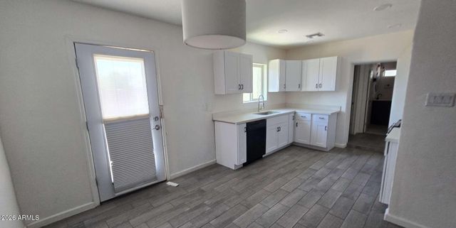 203 W MISSION Lane, Phoenix, AZ 85021