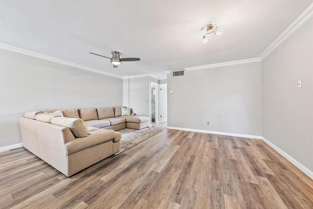 109 Paradise Harbour Boulevard 307, North Palm Beach, FL 33408
