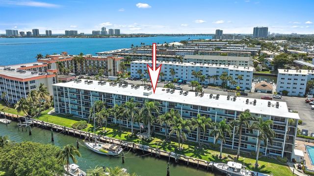 109 Paradise Harbour Boulevard 307, North Palm Beach, FL 33408
