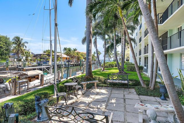 109 Paradise Harbour Boulevard 307, North Palm Beach, FL 33408