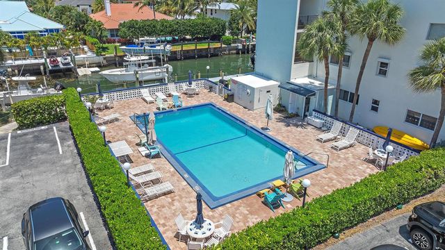 109 Paradise Harbour Boulevard 307, North Palm Beach, FL 33408
