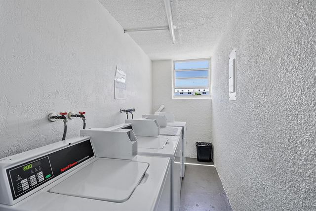 109 Paradise Harbour Boulevard 307, North Palm Beach, FL 33408