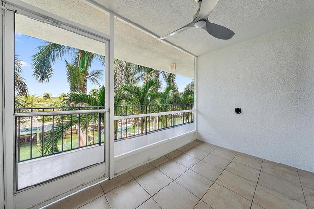 109 Paradise Harbour Boulevard 307, North Palm Beach, FL 33408