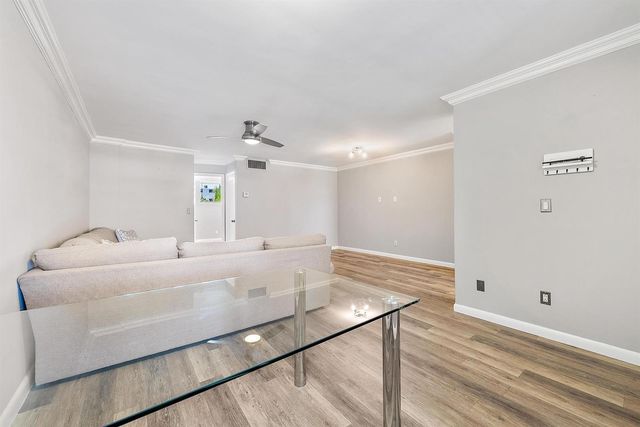 109 Paradise Harbour Boulevard 307, North Palm Beach, FL 33408