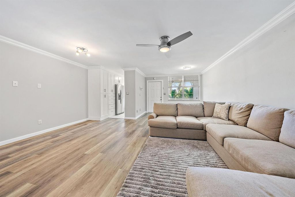 109 Paradise Harbour Boulevard 307, North Palm Beach, FL 33408