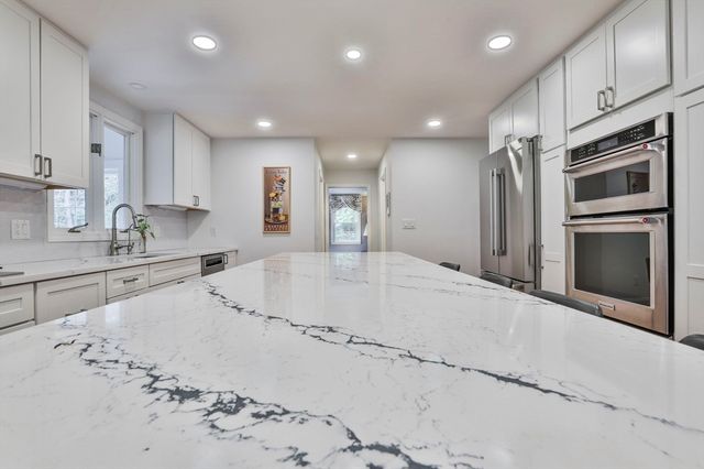 110 Quail Run Road, North Andover, MA 01845