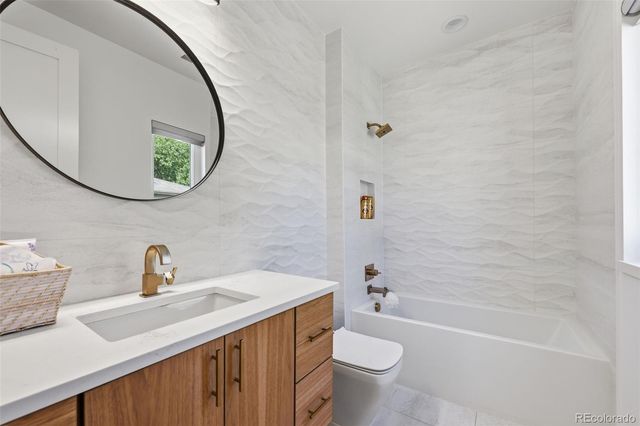 2339 S Saint Paul Street, Denver, CO 80210