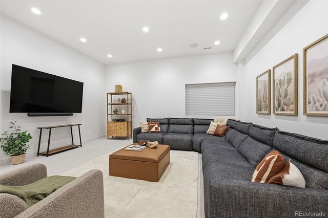 2339 S Saint Paul Street, Denver, CO 80210