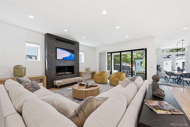 2339 S Saint Paul Street, Denver, CO 80210