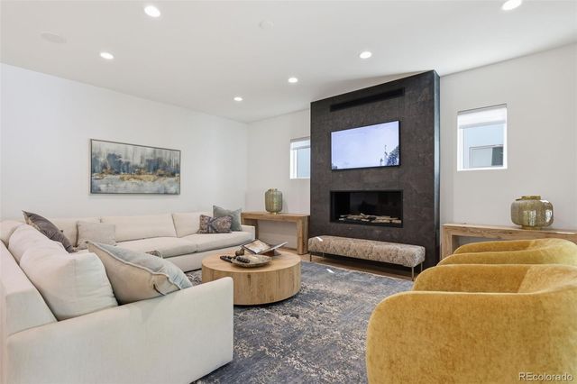 2339 S Saint Paul Street, Denver, CO 80210