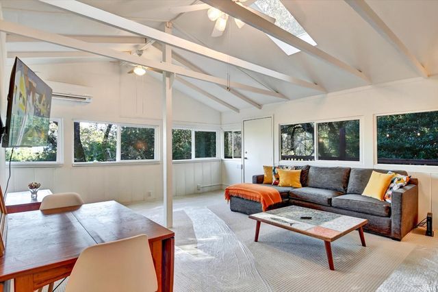 51 Berry Trl, Fairfax, CA 94930