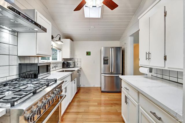 51 Berry Trl, Fairfax, CA 94930