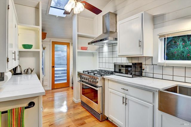 51 Berry Trl, Fairfax, CA 94930