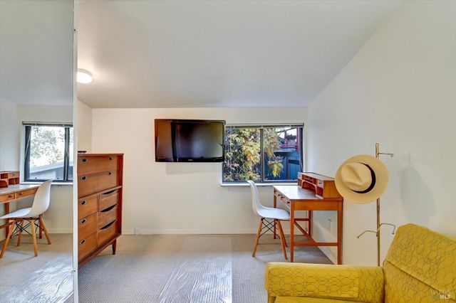 51 Berry Trl, Fairfax, CA 94930