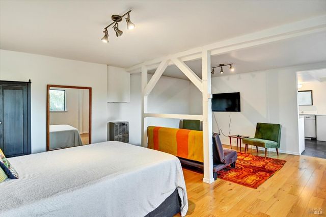 51 Berry Trl, Fairfax, CA 94930