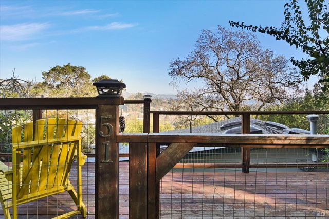 51 Berry Trl, Fairfax, CA 94930