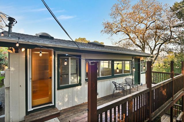 51 Berry Trl, Fairfax, CA 94930