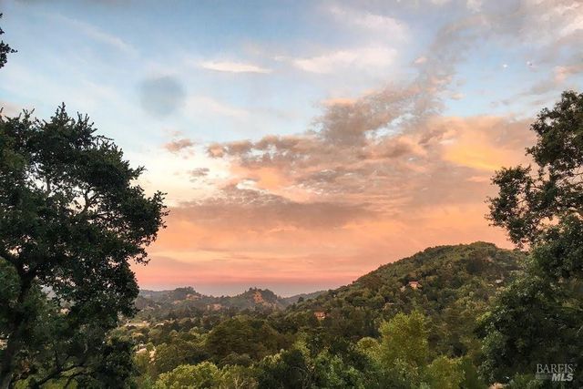 51 Berry Trl, Fairfax, CA 94930