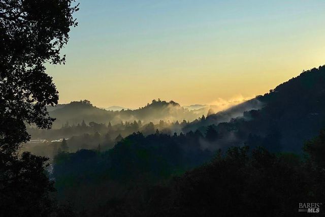 51 Berry Trl, Fairfax, CA 94930