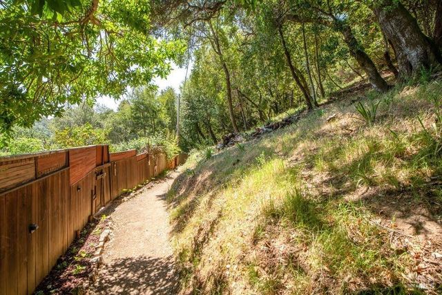 51 Berry Trl, Fairfax, CA 94930