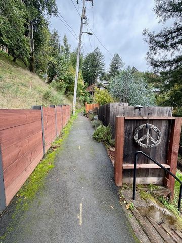 51 Berry Trl, Fairfax, CA 94930