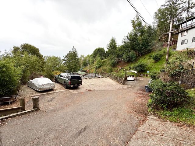 51 Berry Trl, Fairfax, CA 94930