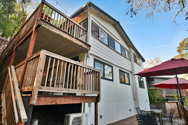 51 Berry Trl, Fairfax, CA 94930