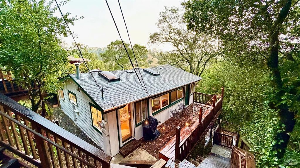 51 Berry Trl, Fairfax, CA 94930