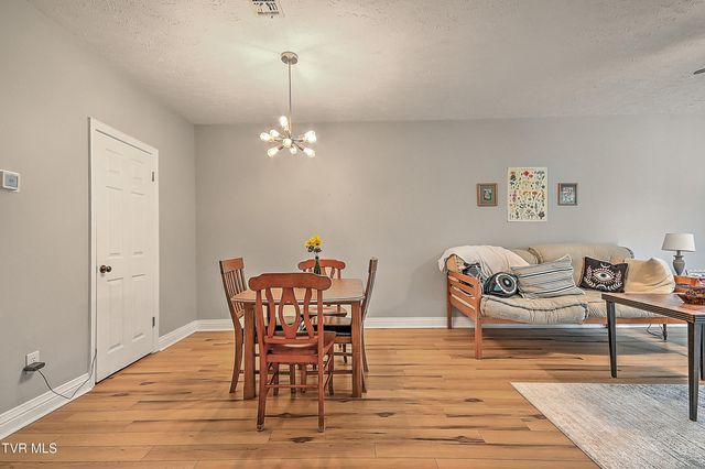 701 West Locust Street Apt 31, Johnson City, TN 37604