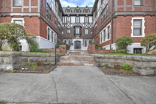 701 West Locust Street Apt 31, Johnson City, TN 37604
