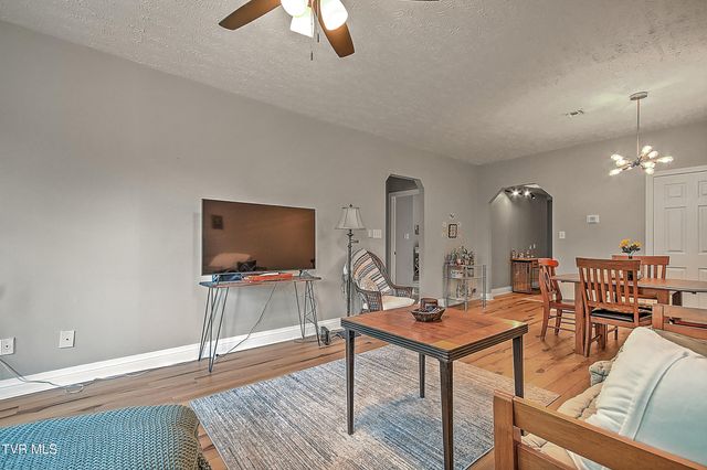 701 West Locust Street Apt 31, Johnson City, TN 37604